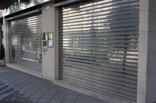 Instalación de persianas para comercios en Alicante